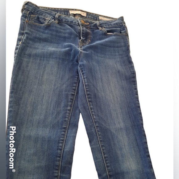 Bullhead Denim Mid Rise Skinniest Stretch Jeans  Size 26   **Super Comfort** - Picture 3 of 10